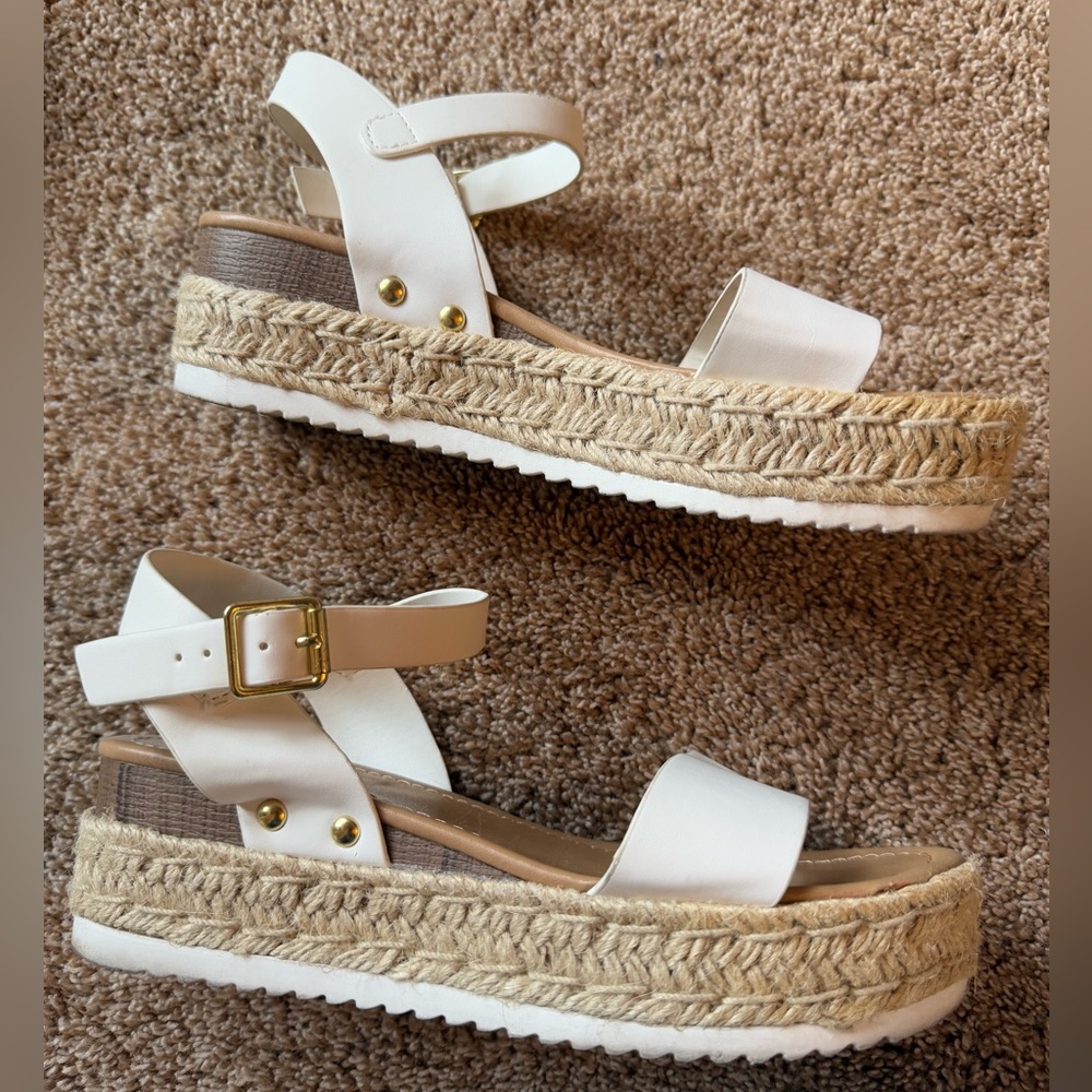 Soda Platform/Wedge Sandals Women’s 7.5